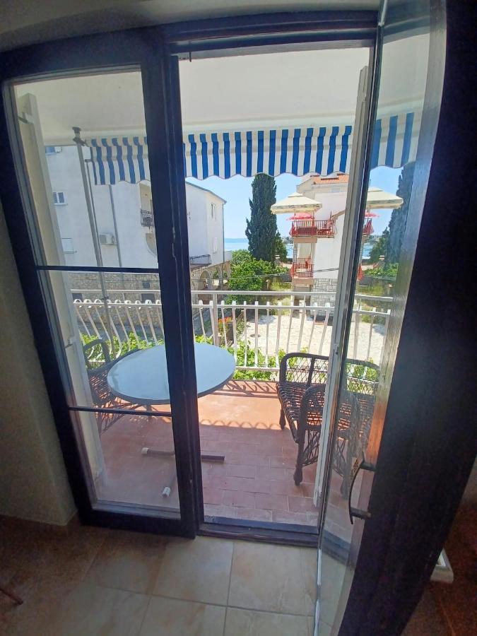 Apartment Bunjo'S Beach House Trogir Eksteriør bilde
