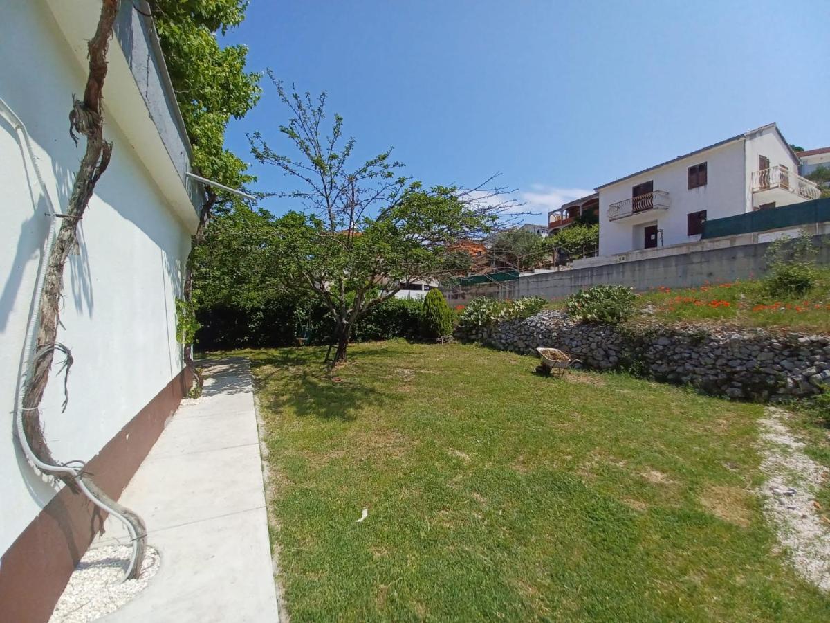 Apartment Bunjo'S Beach House Trogir Eksteriør bilde