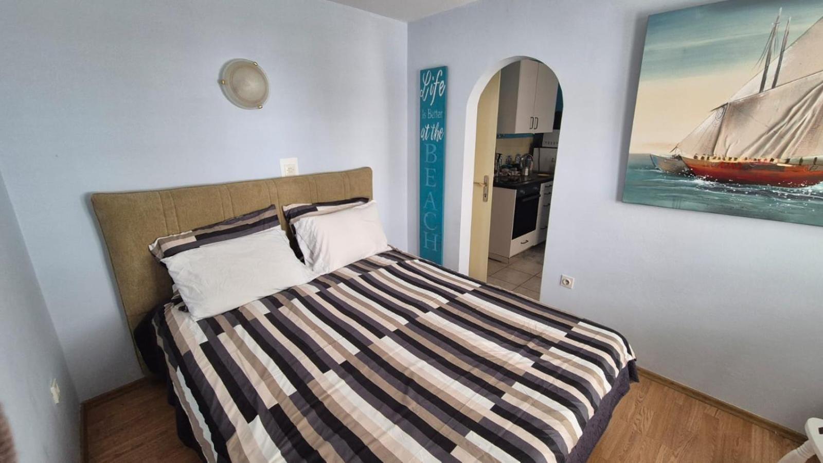 Apartment Bunjo'S Beach House Trogir Eksteriør bilde