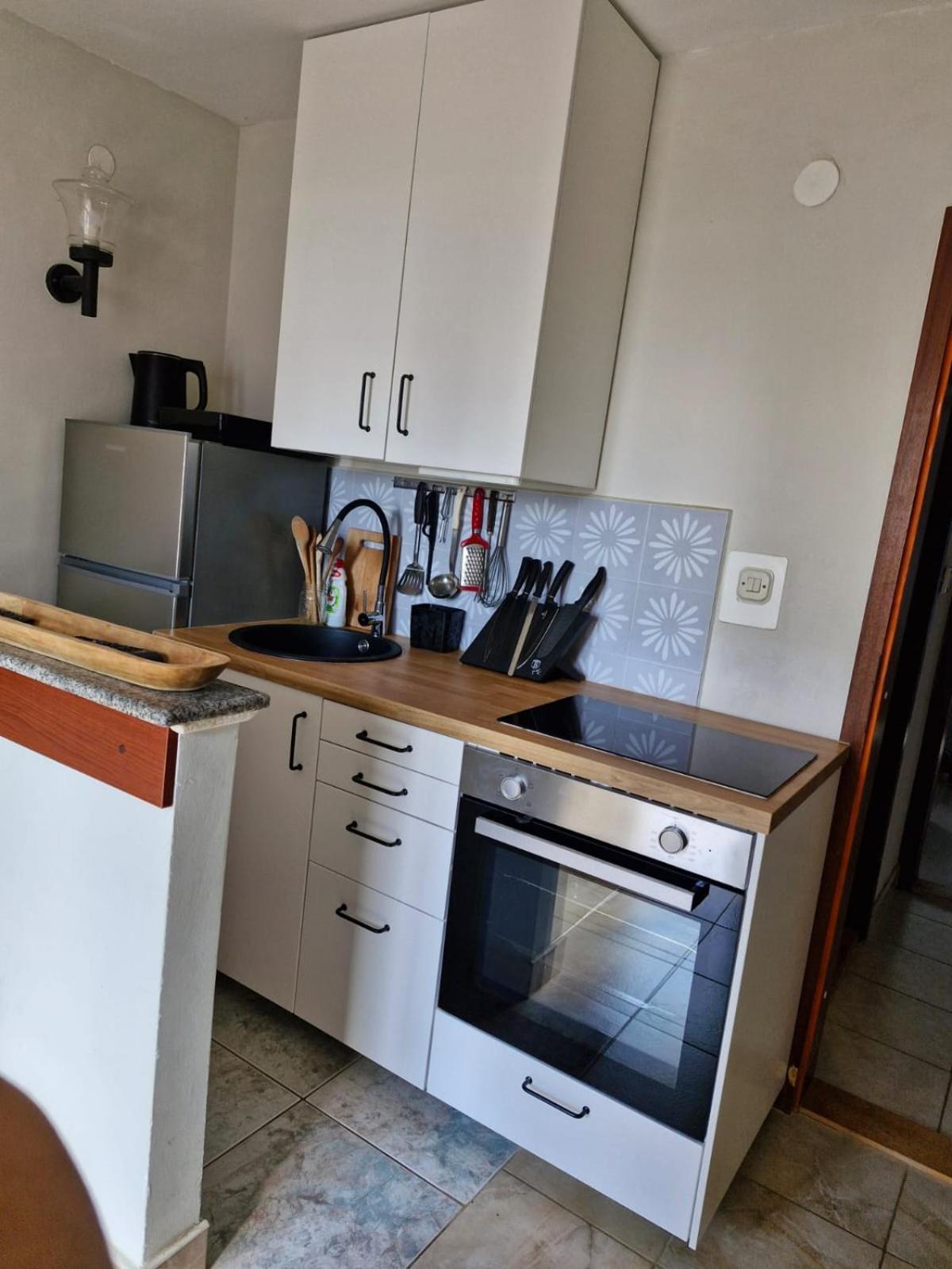 Apartment Bunjo'S Beach House Trogir Eksteriør bilde