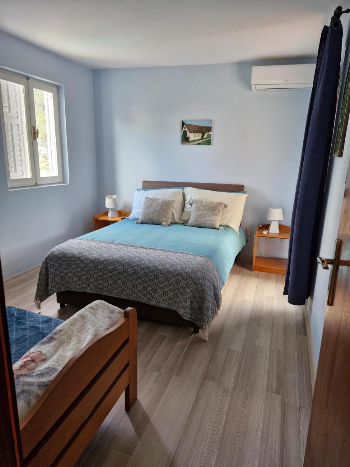 Apartment Bunjo'S Beach House Trogir Eksteriør bilde
